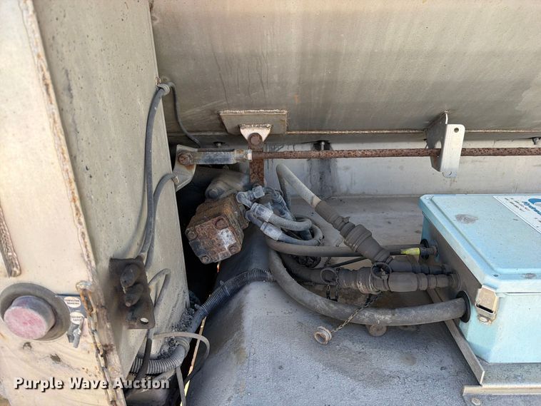 image for item FN5923 2016 International 7400 dump truck