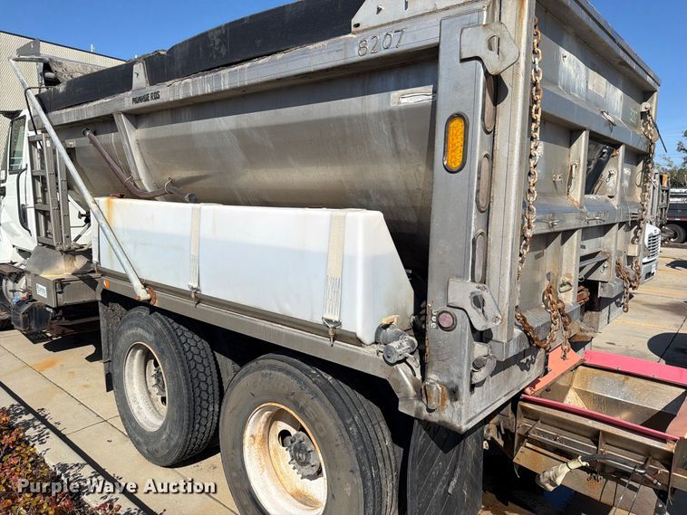 image for item FN5923 2016 International 7400 dump truck