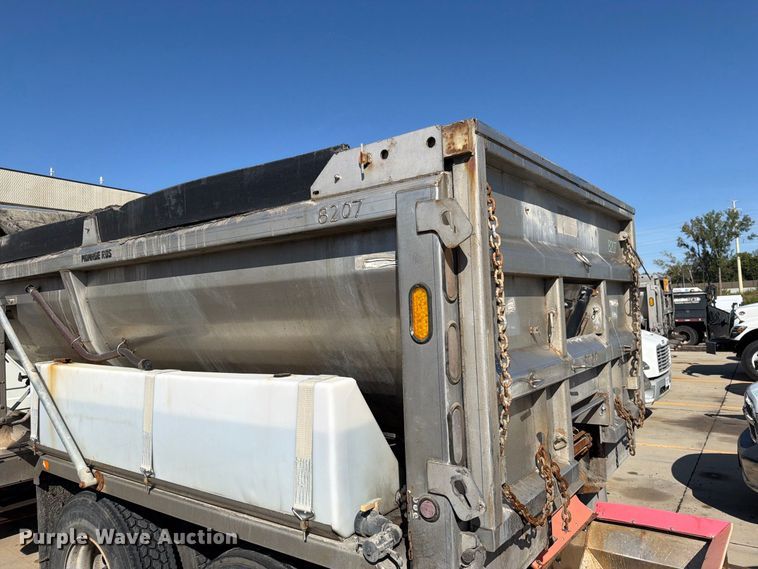 image for item FN5923 2016 International 7400 dump truck