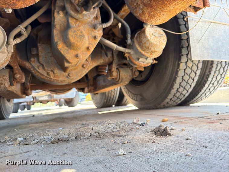 image for item FN5923 2016 International 7400 dump truck