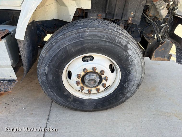 image for item FN5923 2016 International 7400 dump truck