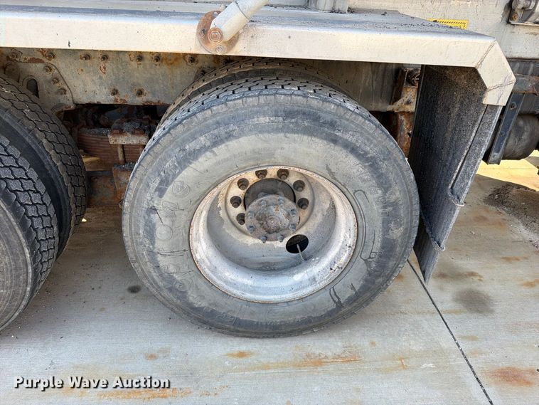 image for item FN5923 2016 International 7400 dump truck