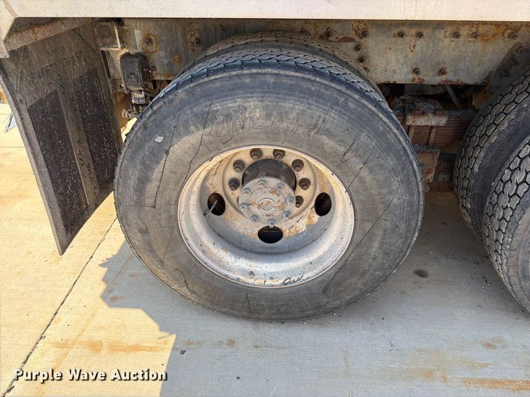 image for item FN5923 2016 International 7400 dump truck