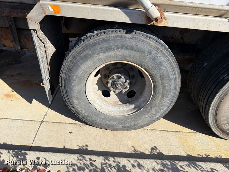 image for item FN5923 2016 International 7400 dump truck