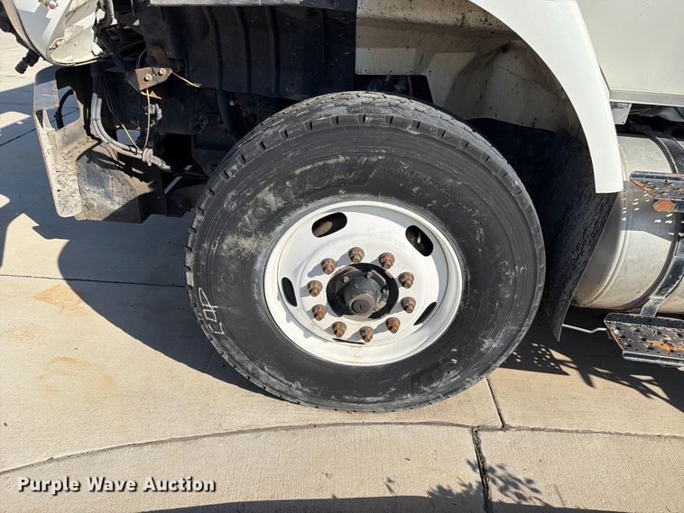 image for item FN5923 2016 International 7400 dump truck