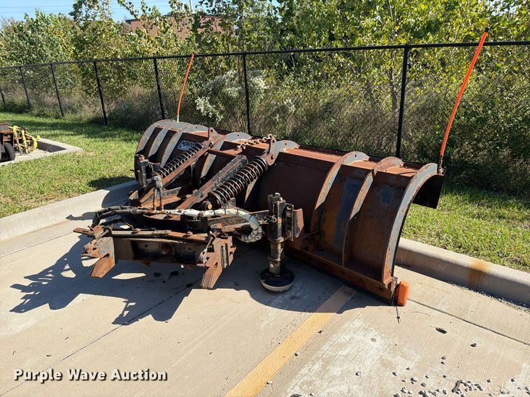 image for item FN5923 2016 International 7400 dump truck