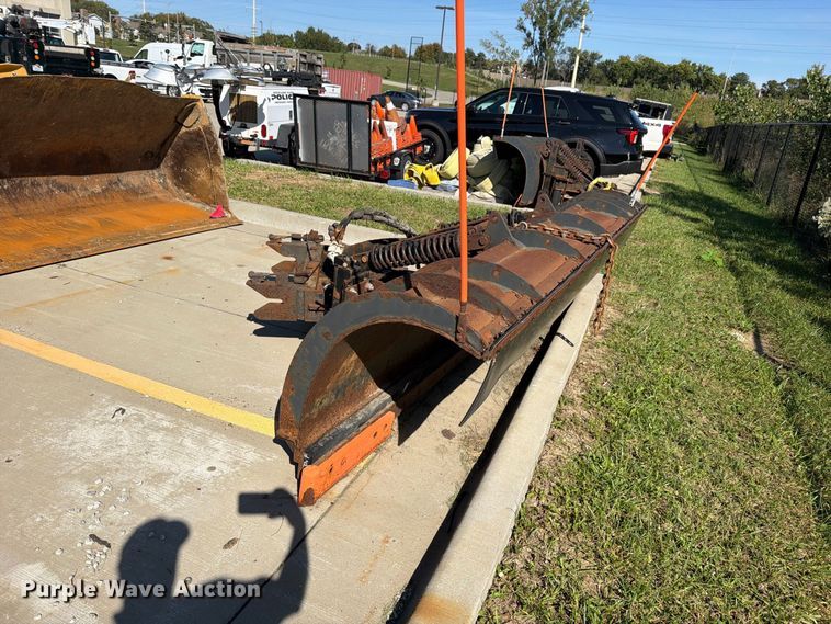 image for item FN5923 2016 International 7400 dump truck