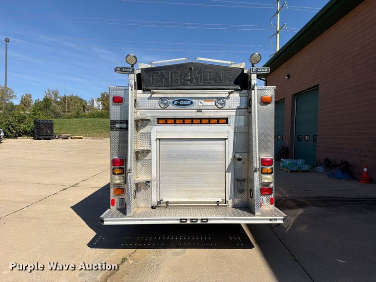 image for item FN5924 2003 E-One pumper fire truck