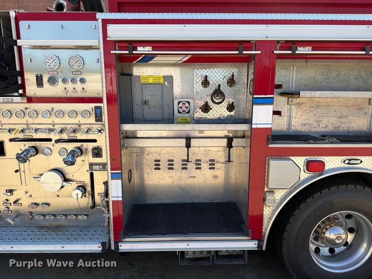 image for item FN5924 2003 E-One pumper fire truck