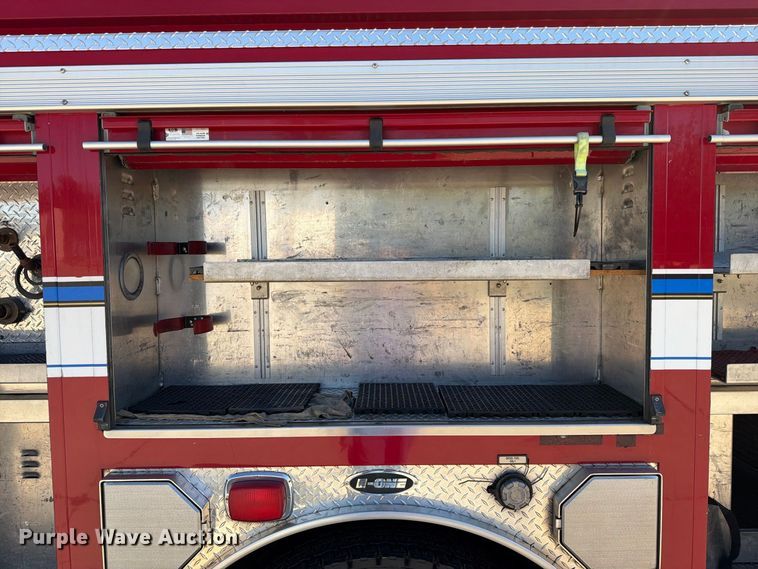 image for item FN5924 2003 E-One pumper fire truck