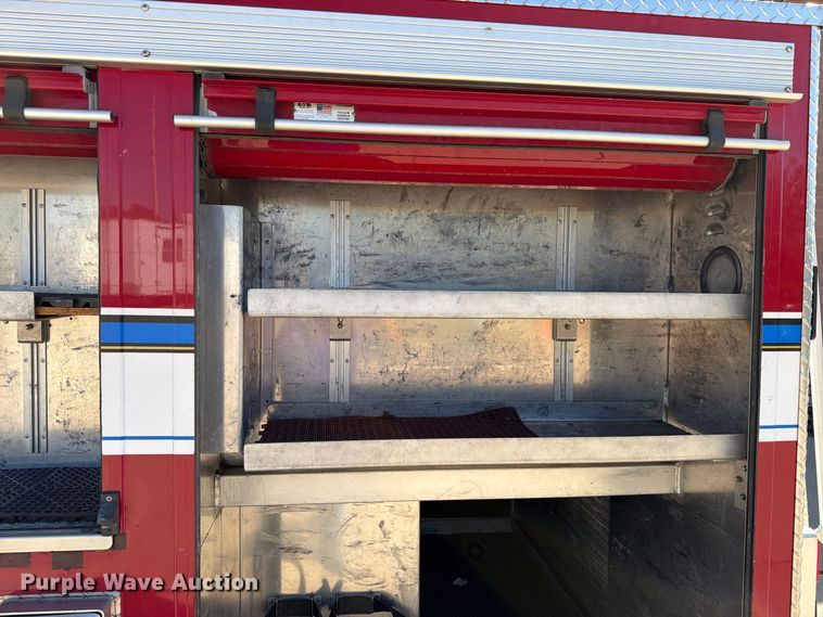 image for item FN5924 2003 E-One pumper fire truck