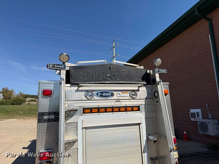 image for item FN5924 2003 E-One pumper fire truck