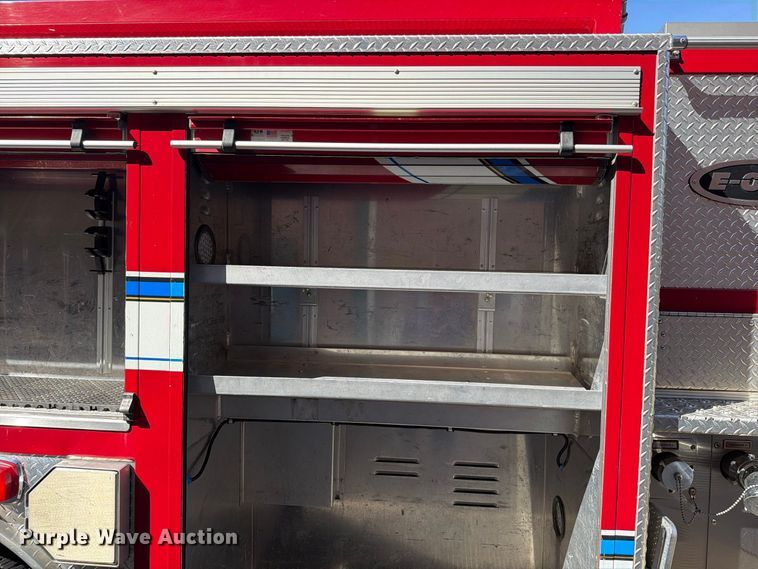 image for item FN5924 2003 E-One pumper fire truck