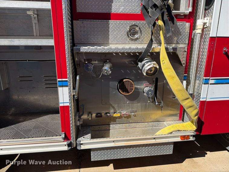 image for item FN5924 2003 E-One pumper fire truck
