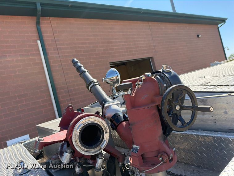 image for item FN5924 2003 E-One pumper fire truck