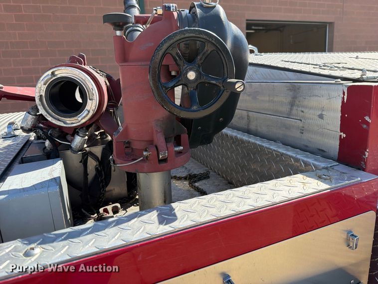 image for item FN5924 2003 E-One pumper fire truck