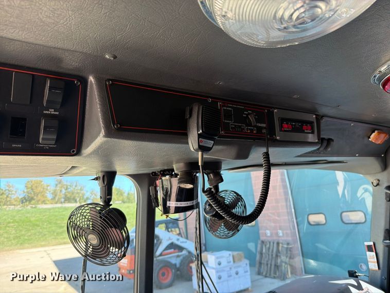 image for item FN5924 2003 E-One pumper fire truck