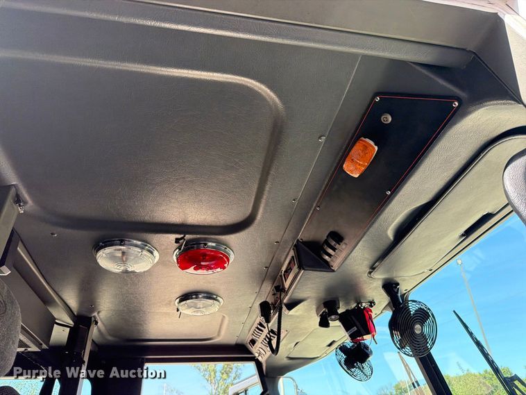 image for item FN5924 2003 E-One pumper fire truck