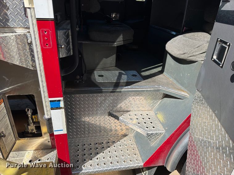 image for item FN5924 2003 E-One pumper fire truck