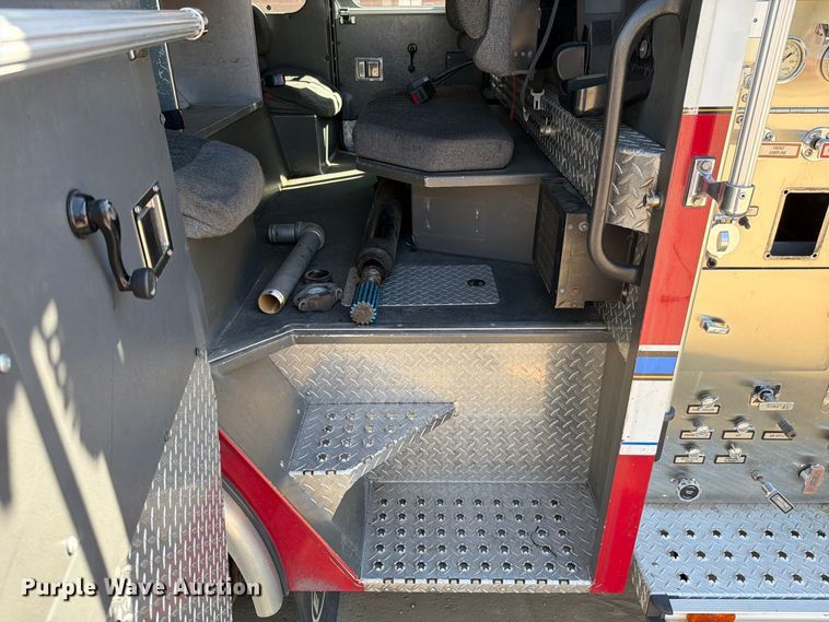 image for item FN5924 2003 E-One pumper fire truck
