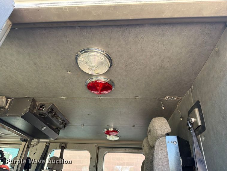 image for item FN5924 2003 E-One pumper fire truck