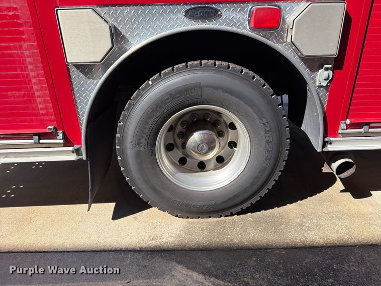 image for item FN5924 2003 E-One pumper fire truck