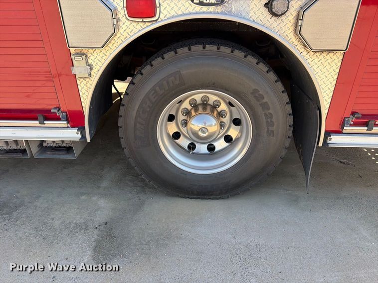 image for item FN5924 2003 E-One pumper fire truck