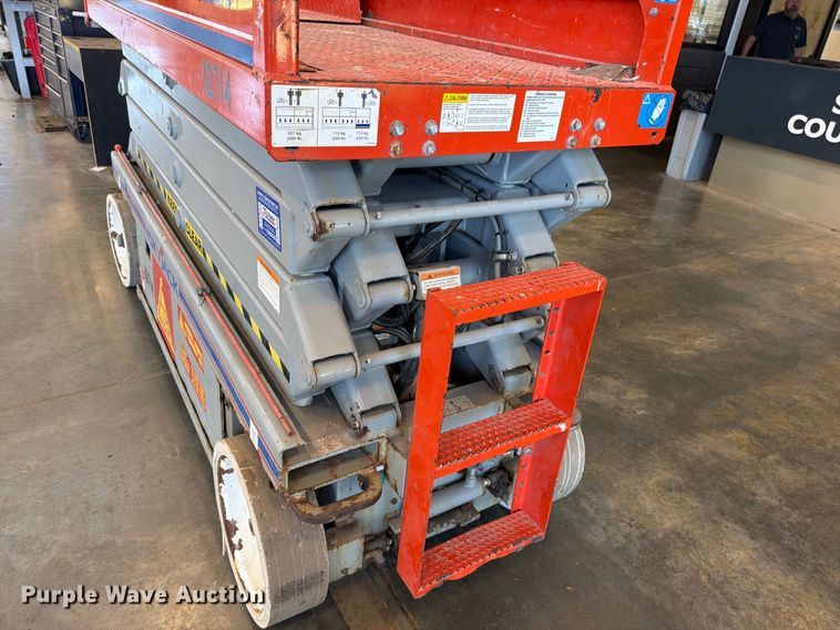 image for item FN5925 2007 Skyjack SJIII 3226 scissor lift
