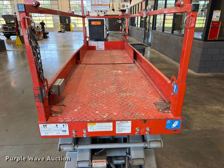 image for item FN5925 2007 Skyjack SJIII 3226 scissor lift