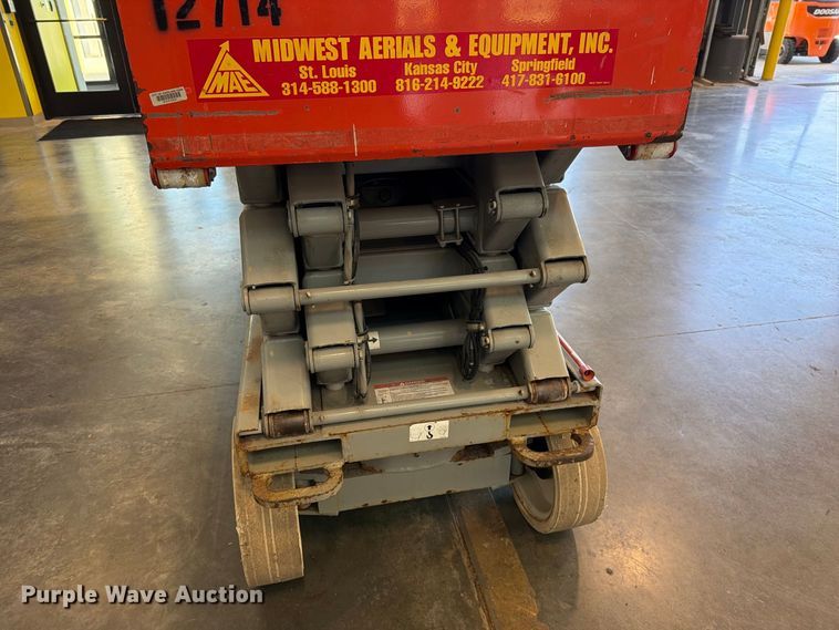 image for item FN5925 2007 Skyjack SJIII 3226 scissor lift
