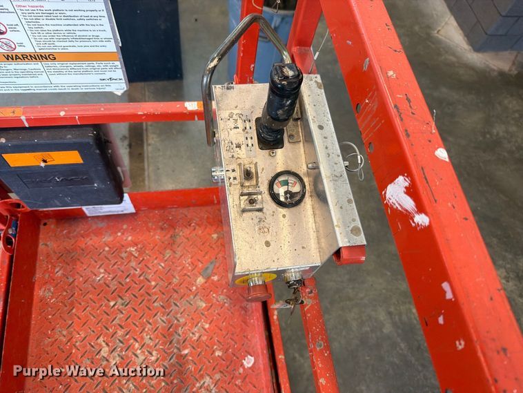 image for item FN5925 2007 Skyjack SJIII 3226 scissor lift