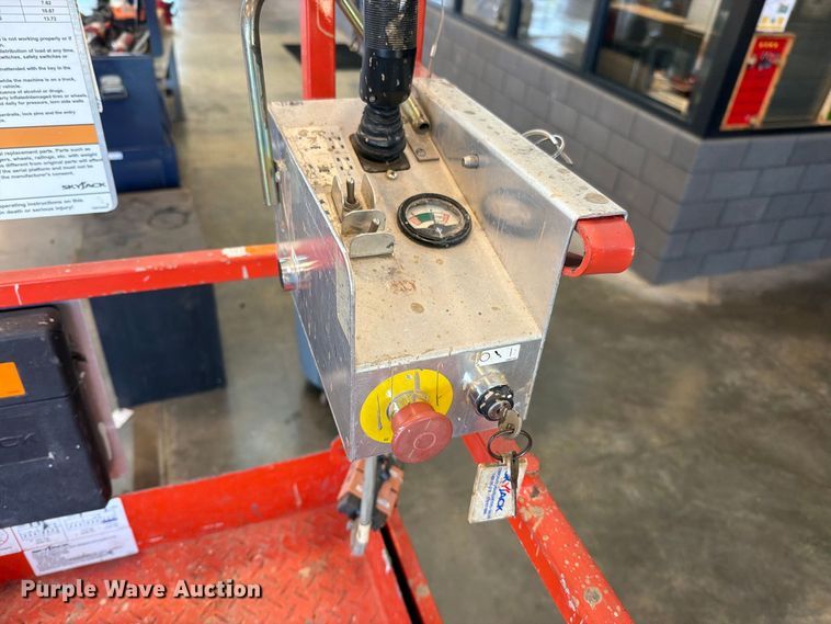 image for item FN5925 2007 Skyjack SJIII 3226 scissor lift