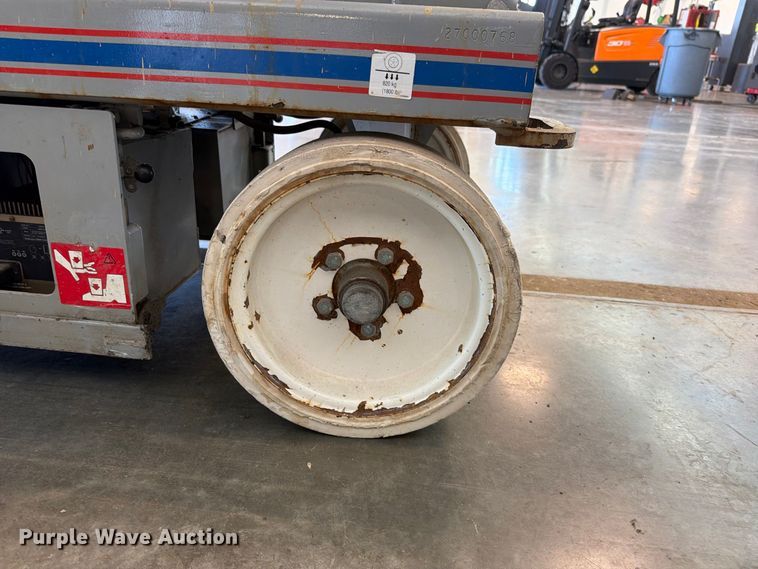 image for item FN5925 2007 Skyjack SJIII 3226 scissor lift