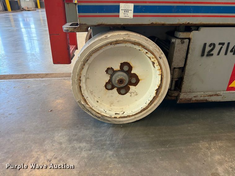 image for item FN5925 2007 Skyjack SJIII 3226 scissor lift