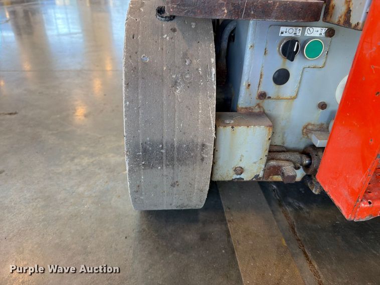 image for item FN5925 2007 Skyjack SJIII 3226 scissor lift