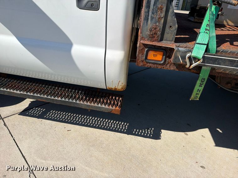 image for item FN5926 2015 Ford F350 Super Duty flatbed pickup truck