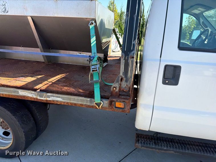 image for item FN5926 2015 Ford F350 Super Duty flatbed pickup truck