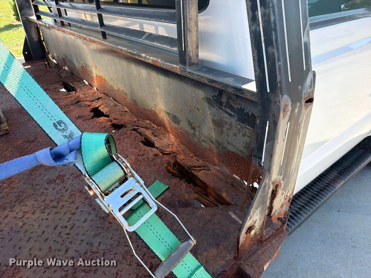 image for item FN5926 2015 Ford F350 Super Duty flatbed pickup truck