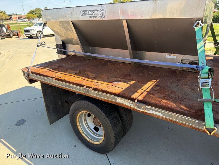 image for item FN5926 2015 Ford F350 Super Duty flatbed pickup truck