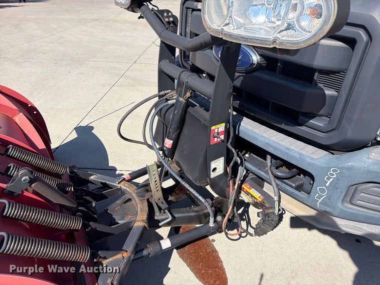image for item FN5926 2015 Ford F350 Super Duty flatbed pickup truck