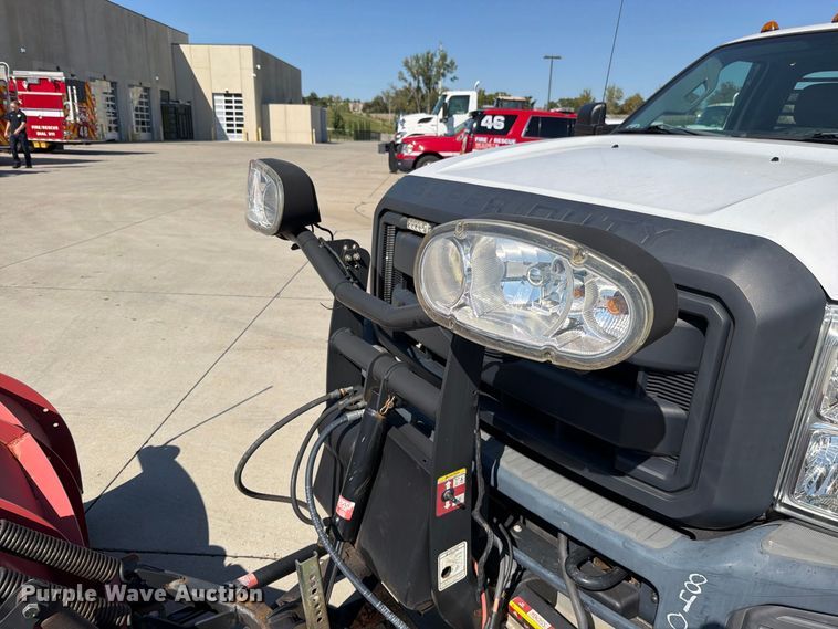 image for item FN5926 2015 Ford F350 Super Duty flatbed pickup truck