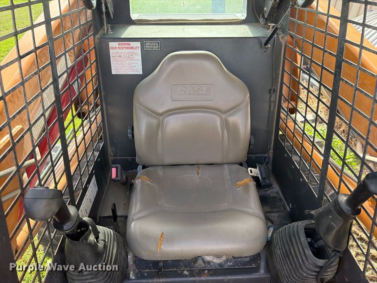 image for item FN5927 2002 Case 60XT skid steer loader