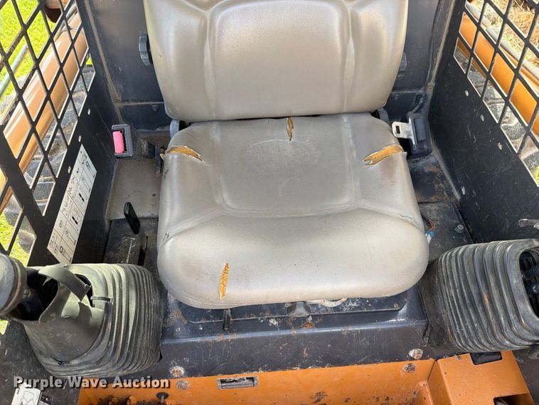 image for item FN5927 2002 Case 60XT skid steer loader