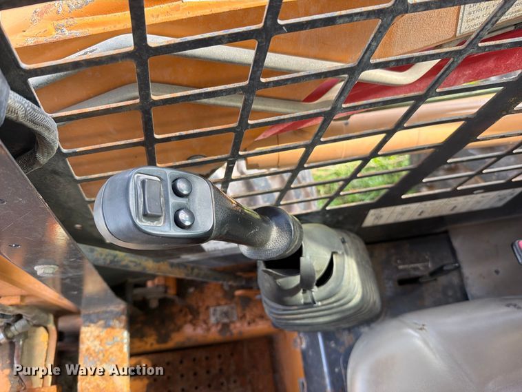 image for item FN5927 2002 Case 60XT skid steer loader