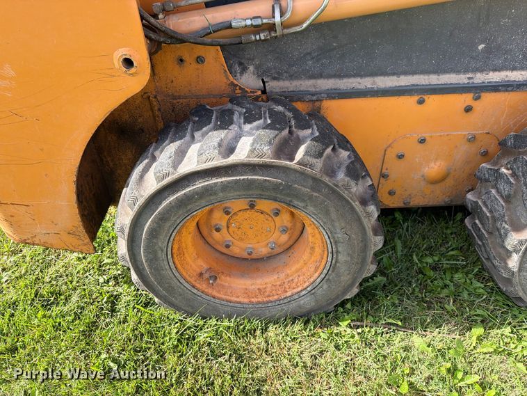 image for item FN5927 2002 Case 60XT skid steer loader