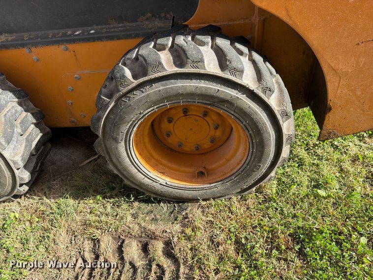 image for item FN5927 2002 Case 60XT skid steer loader
