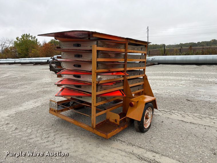 image for item FP3149 Road sign trailer