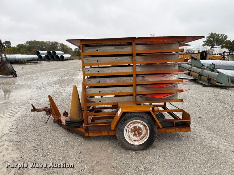 image for item FP3149 Road sign trailer