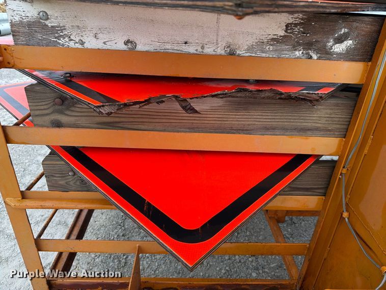 image for item FP3149 Road sign trailer