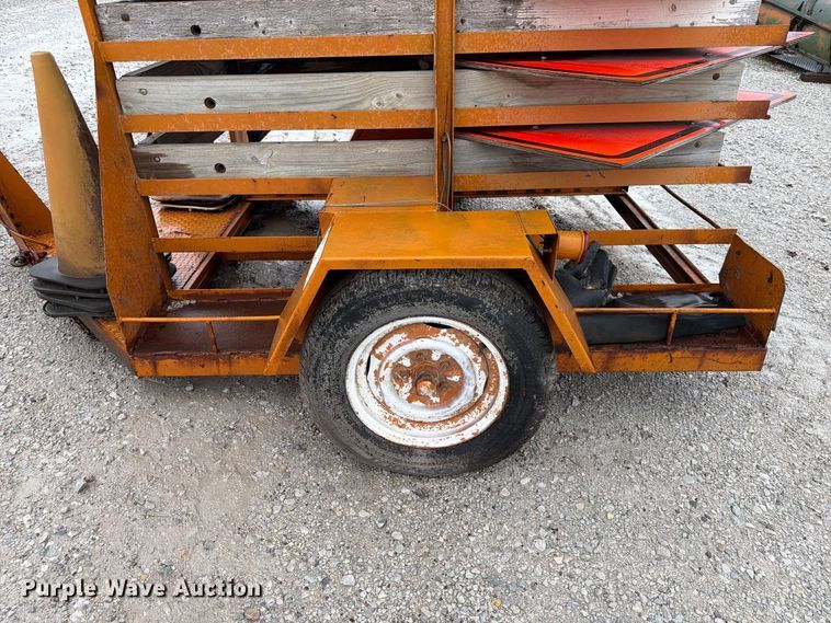 image for item FP3149 Road sign trailer